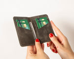 Leather Card Holder – Minimalist Slim Bifold Wallet for Men & Women (Matteo)