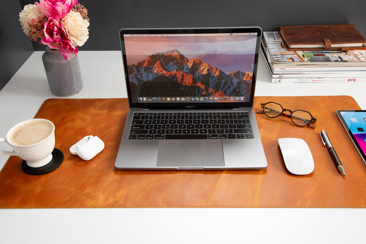 Leather Desk Mat: Water-Repellent Office Pad (Vero)