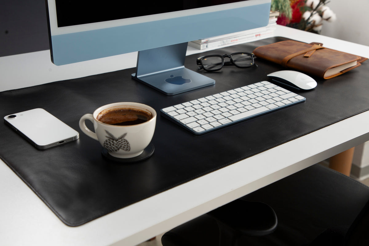 Leather Desk Mat: Water-Repellent Office Pad (Vero)