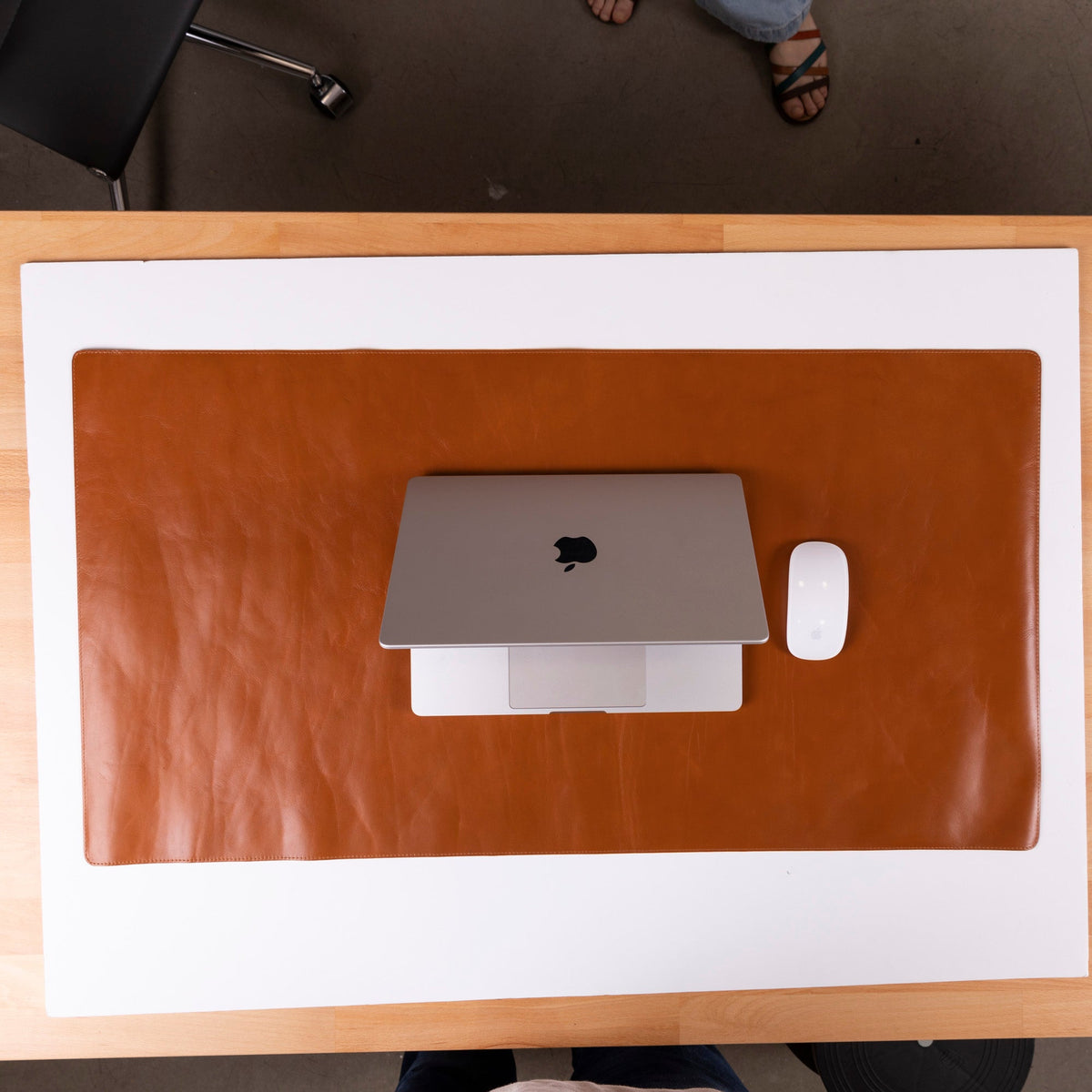 Leather Desk Mat: Water-Repellent Office Pad (Vero)