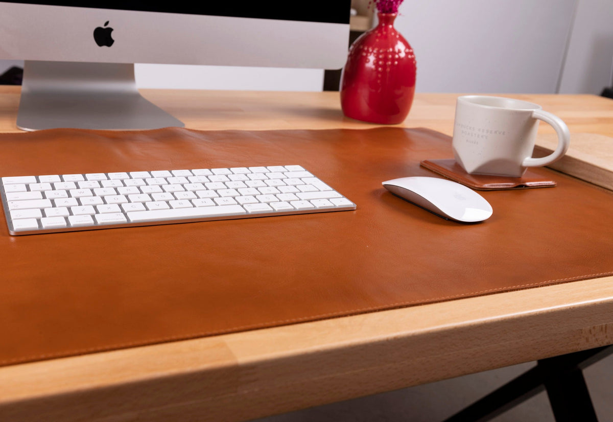 Leather Desk Mat: Water-Repellent Office Pad (Vero)