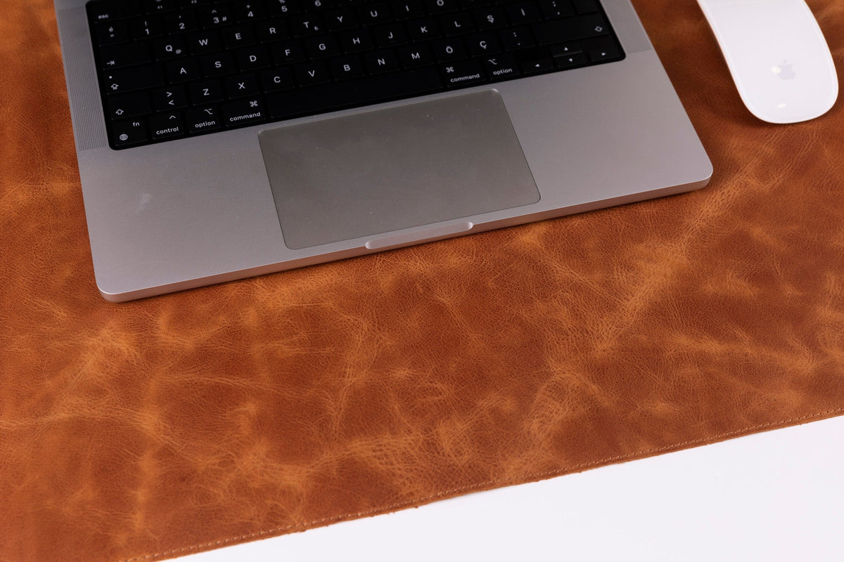 Leather Desk Mat: Water-Repellent Office Pad (Vero)