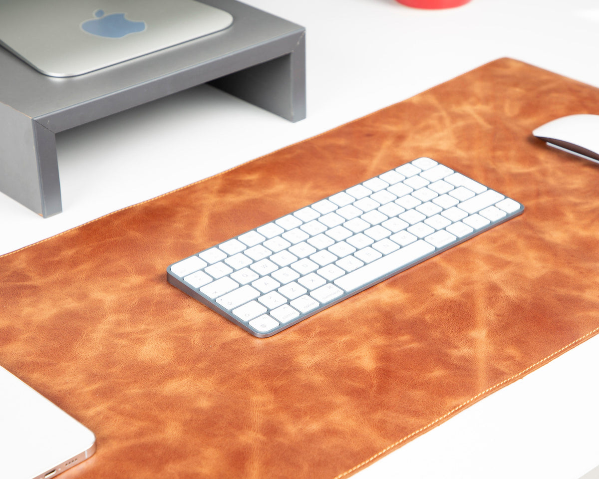 Leather Desk Mat: Water-Repellent Office Pad (Vero)