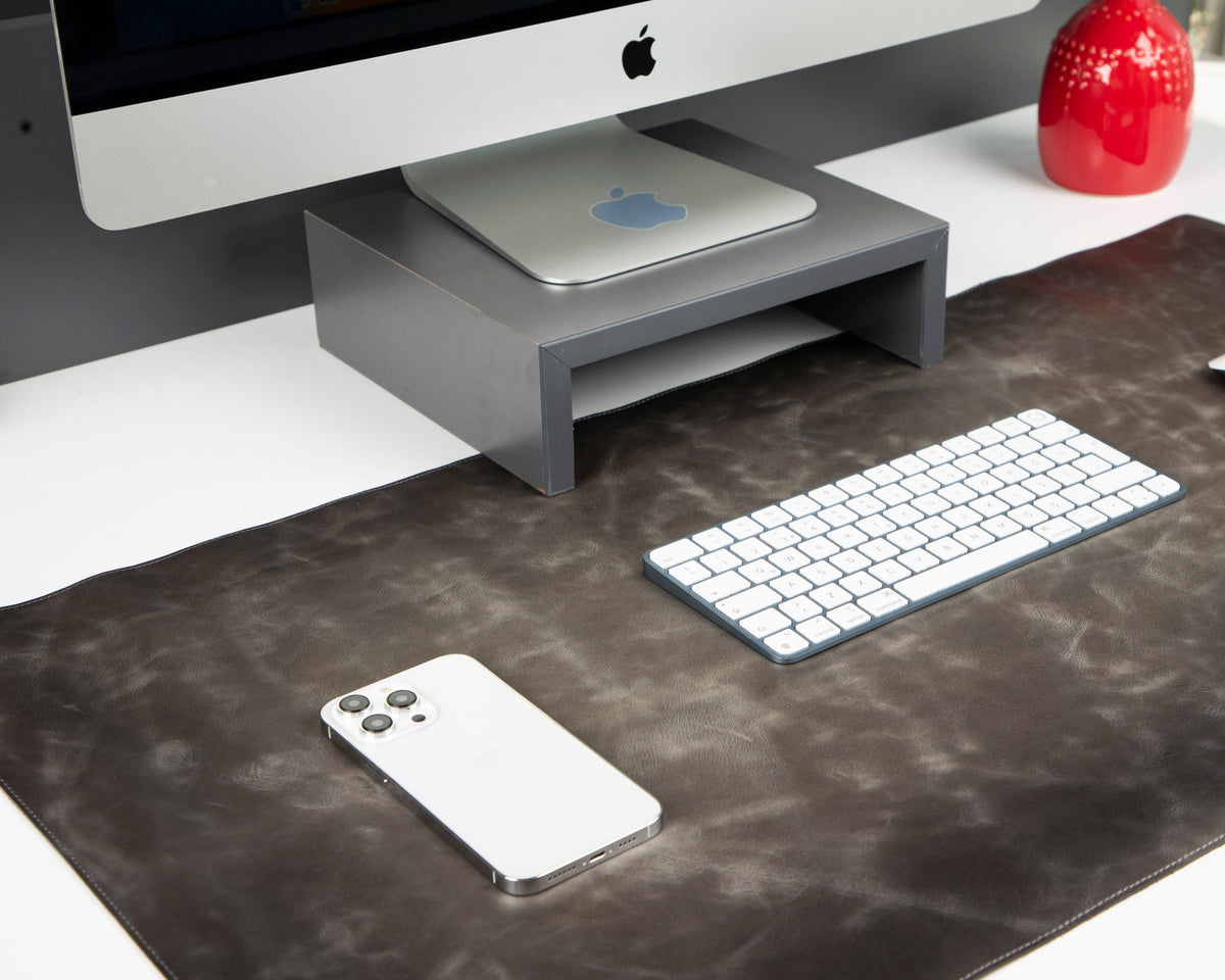 Leather Desk Mat: Water-Repellent Office Pad (Vero)
