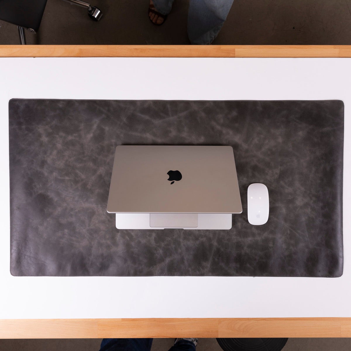 Leather Desk Mat: Water-Repellent Office Pad (Vero)