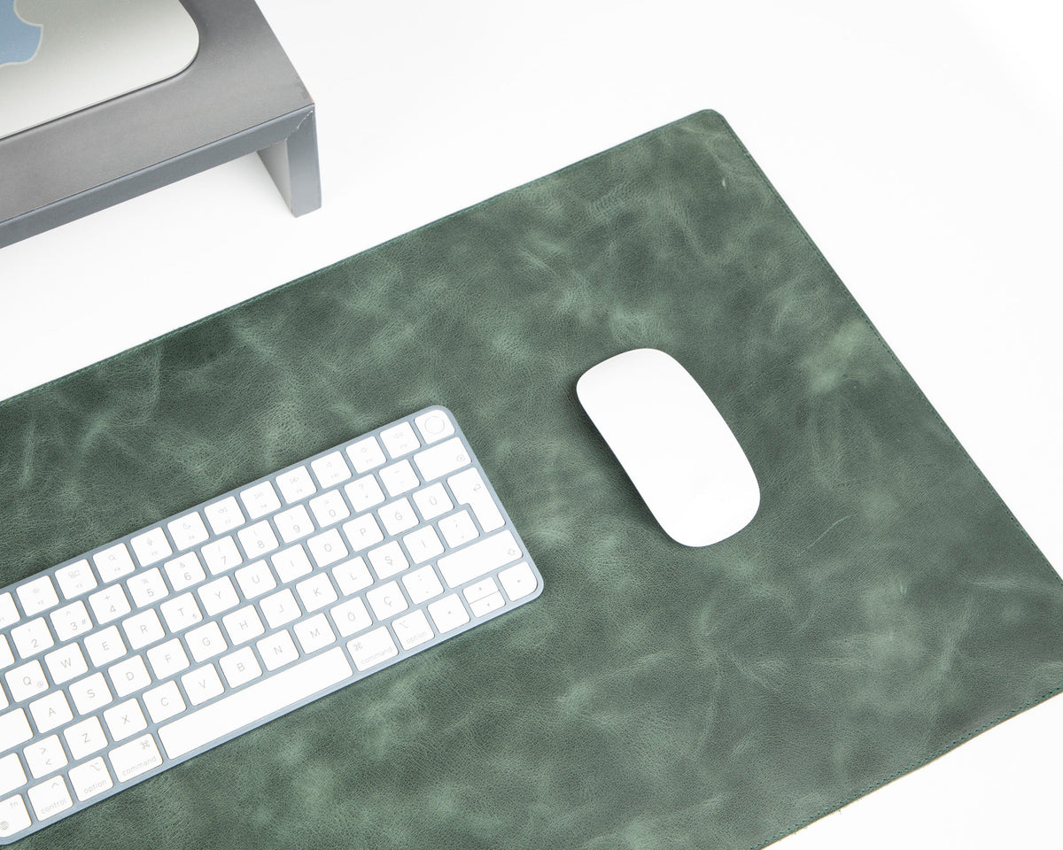 Leather Desk Mat: Water-Repellent Office Pad (Vero)