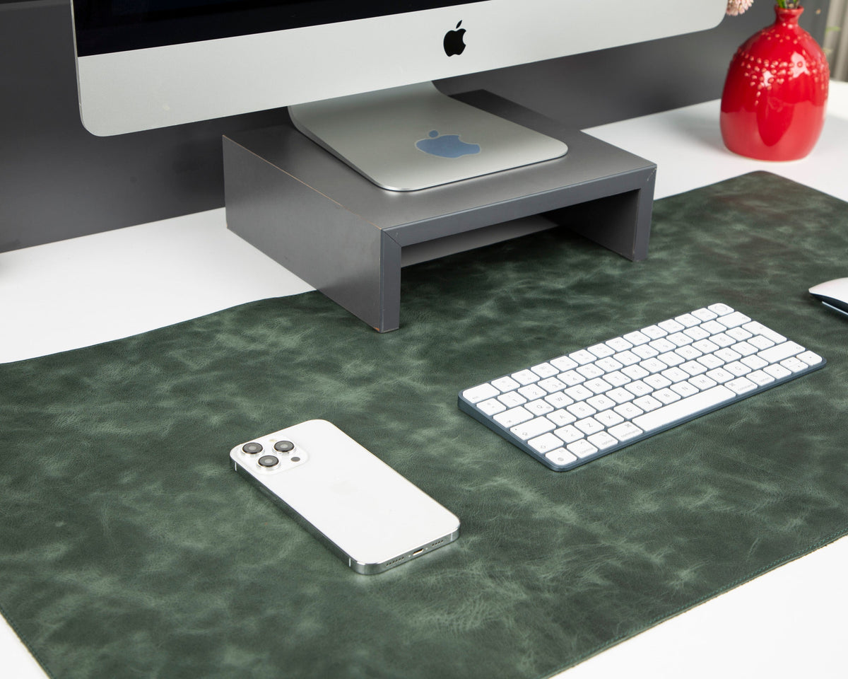 Leather Desk Mat: Water-Repellent Office Pad (Vero)