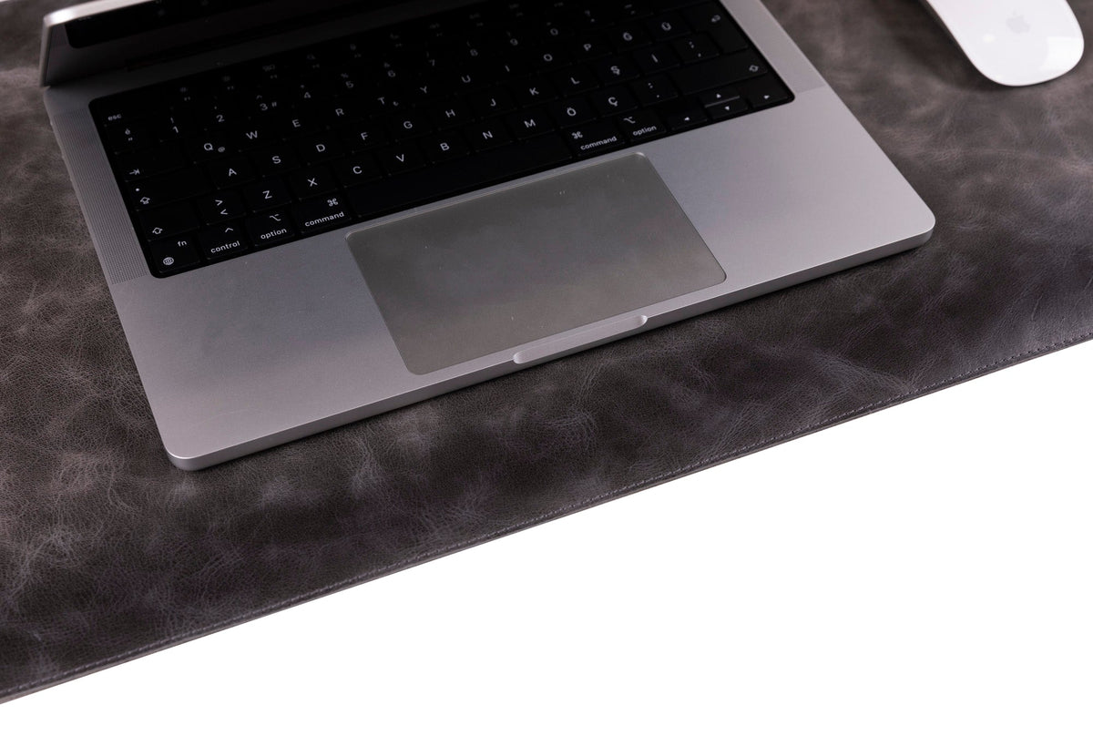 Leather Desk Mat: Water-Repellent Office Pad (Vero)