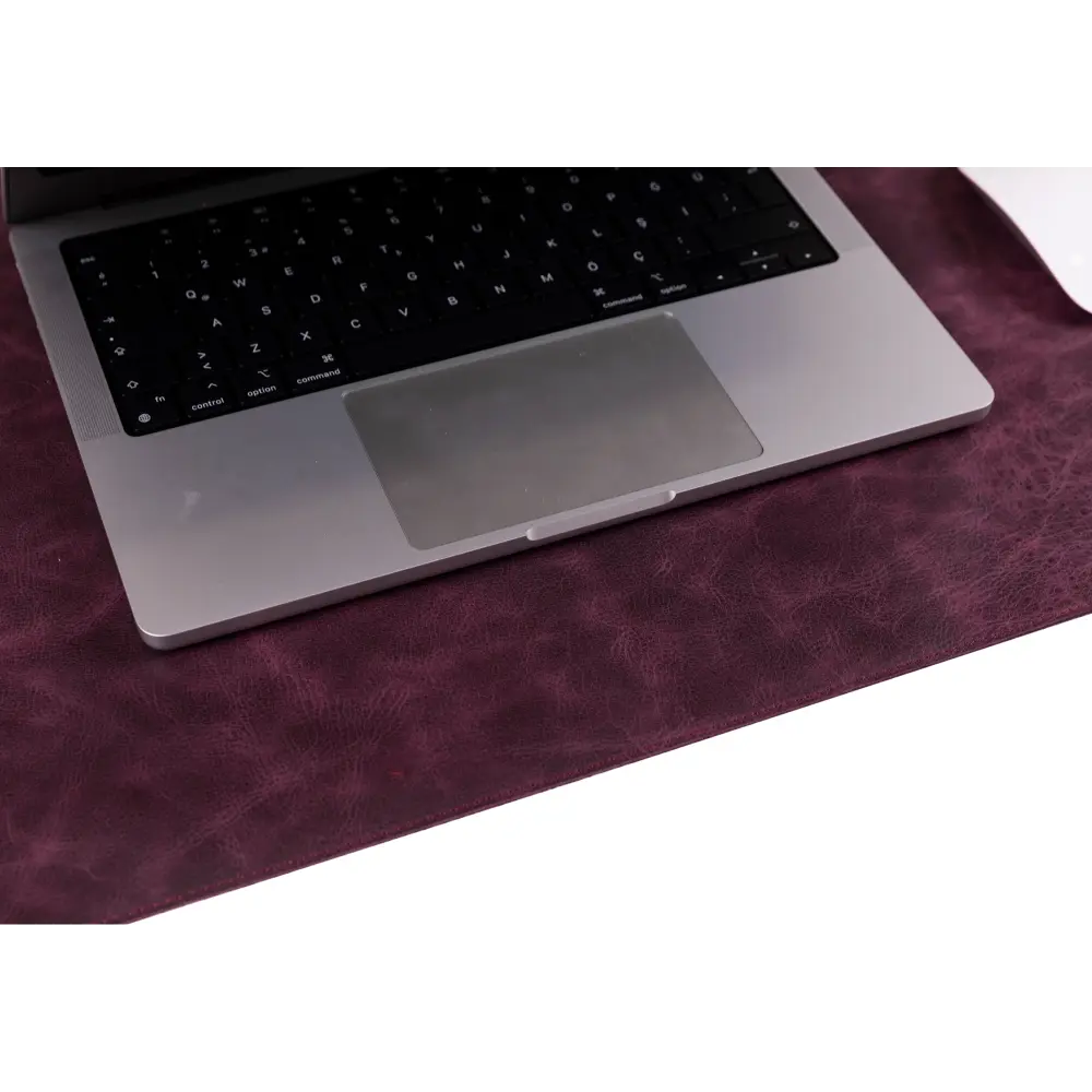 Leather Desk Mat: Water-Repellent Office Pad (Vero)