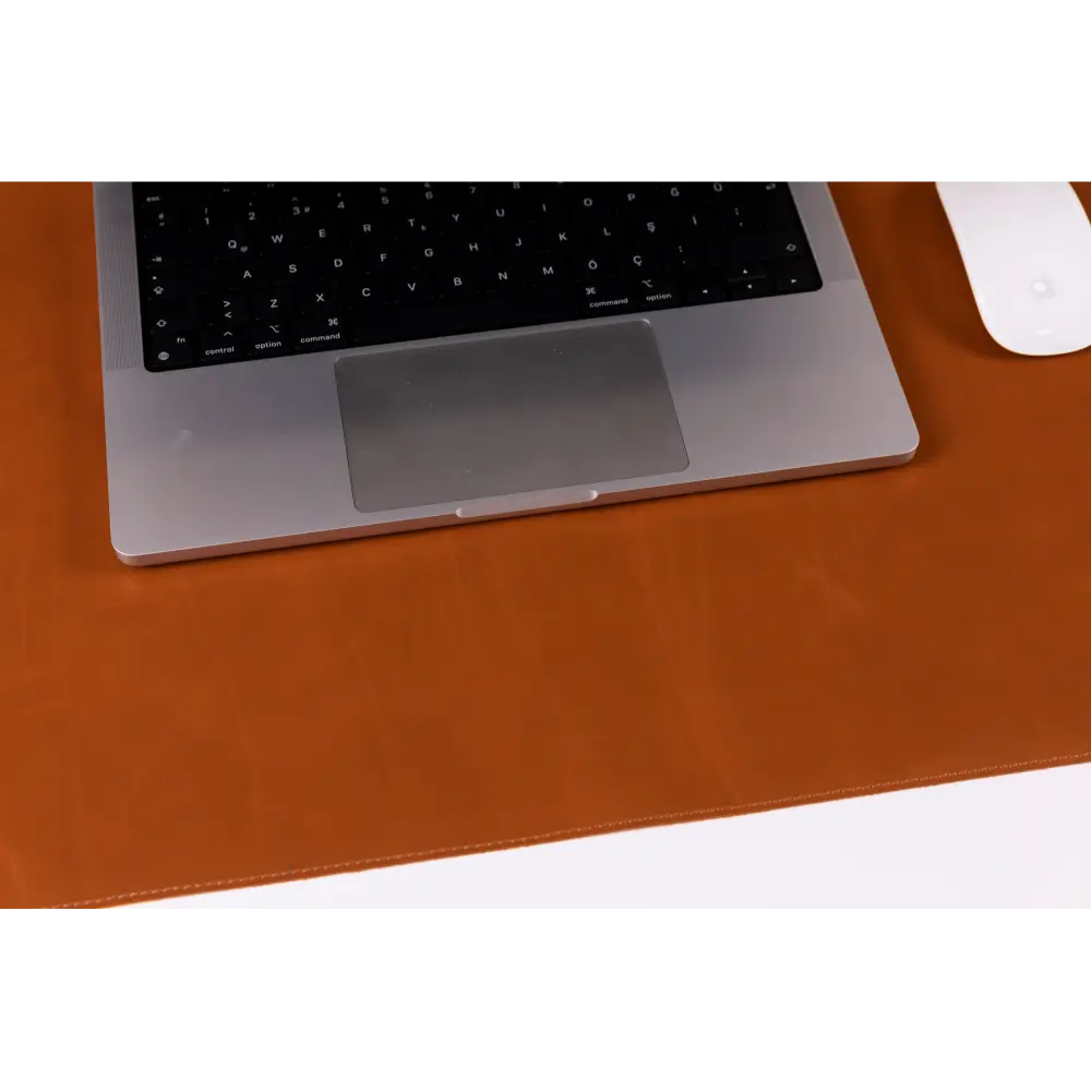 Leather Desk Mat: Water-Repellent Office Pad (Vero)