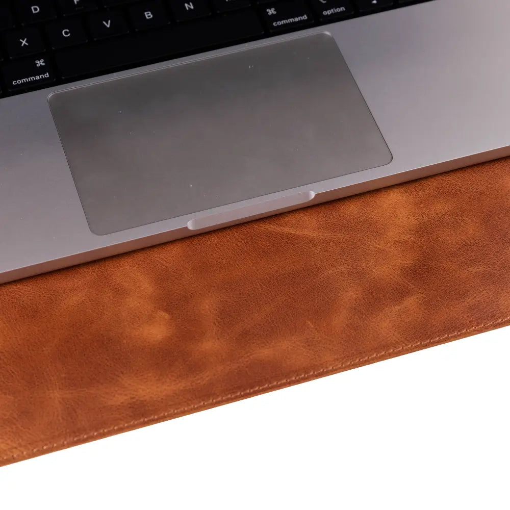 Leather Desk Mat: Water-Repellent Office Pad (Vero)