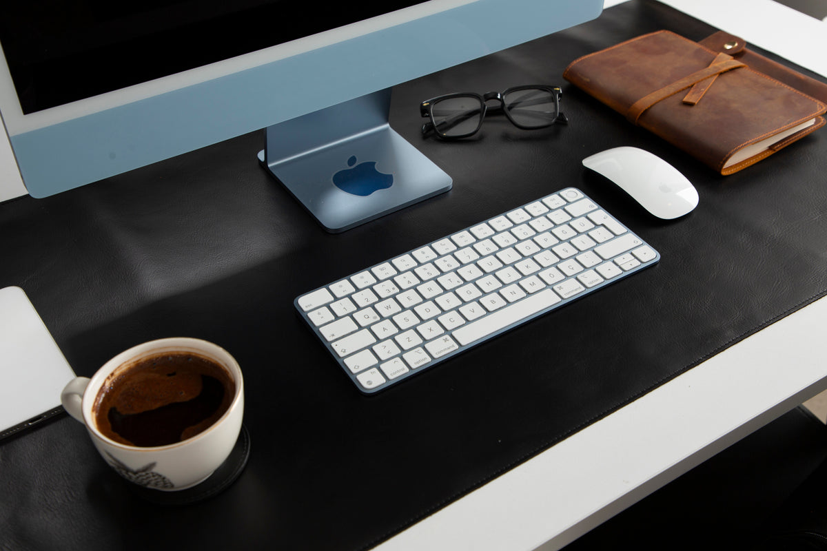 Leather Desk Mat: Water-Repellent Office Pad (Vero)