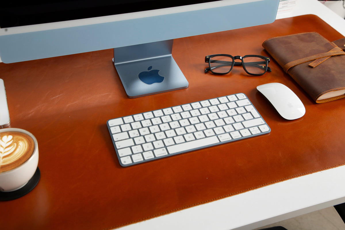 Leather Desk Mat: Water-Repellent Office Pad (Vero)