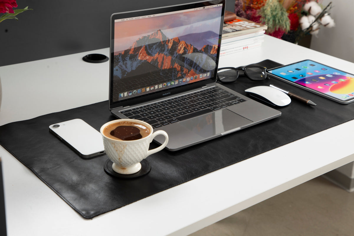 Leather Desk Mat: Water-Repellent Office Pad (Vero)