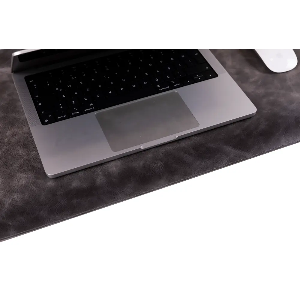 Leather Desk Mat: Water-Repellent Office Pad (Vero)