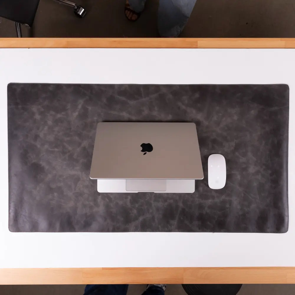 Leather Desk Mat: Water-Repellent Office Pad (Vero)
