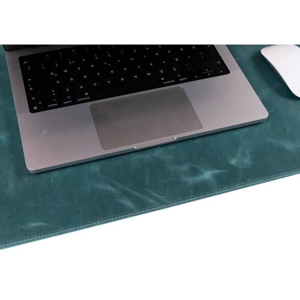 Leather Desk Mat: Water-Repellent Office Pad (Vero)