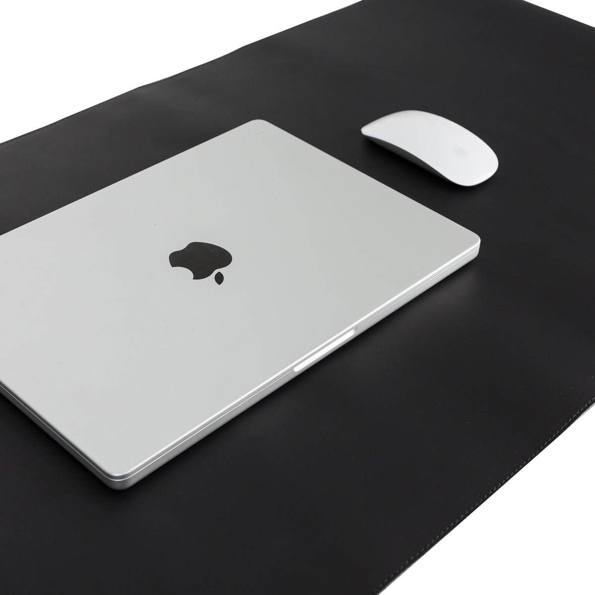 Leather Desk Mat: Water-Repellent Office Pad (Vero)