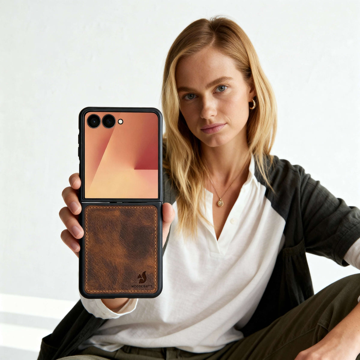 Slim Leather Case for Samsung Galaxy Z Flip 7 (Lune)